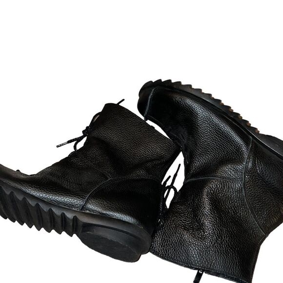 Clarsunny Black Leather Booties Size 9.5 - Picture 3 of 5